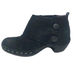 Merrell Luxe Button Ankle Boots Women’s Size 7.5 Black Suede Stapled Booties